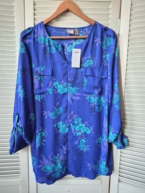 Chico's NWT Blue Floral Blouse Size 2 Large